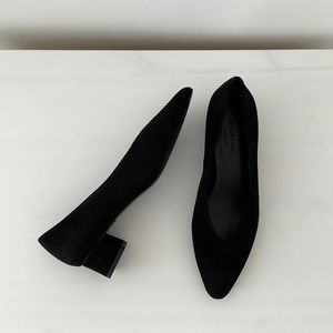 new Everlane low heeled black suede pumps
